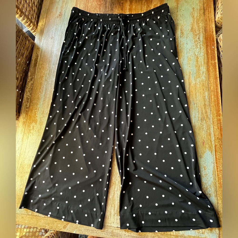 Lane Bryant Women’s Black and White Polka Dot Wide Leg Pants - NWT - Picture 4 of 5